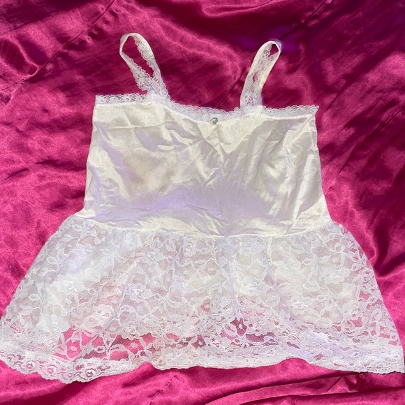 Dolls Kill Tops - Authentic 90’s Rose Satin Cami Top 🤍✨